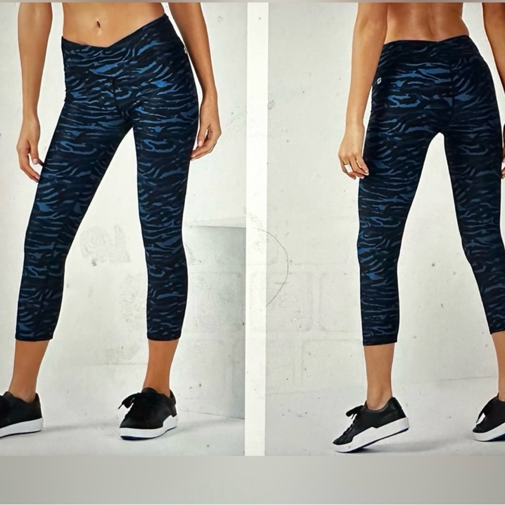 Fabletics Winn Printed Powerhold Capri Blue Tiger Print Leggings - Size Medium